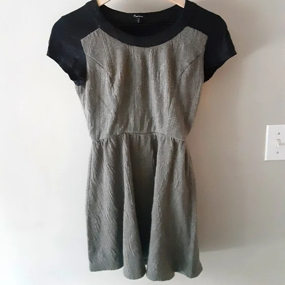 Dress - Picture 2 of 6